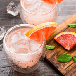 Vodka v hlavnej úlohe: 3 neodolateľné drinky, ktoré zvládnete namiešať aj doma