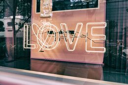 Valentine's Day 2025: 10 gift tips for a man + 10 gift tips for a woman