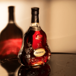 Překvapivé irské dějiny. Co se skrývá za koňakem Hennessy?
