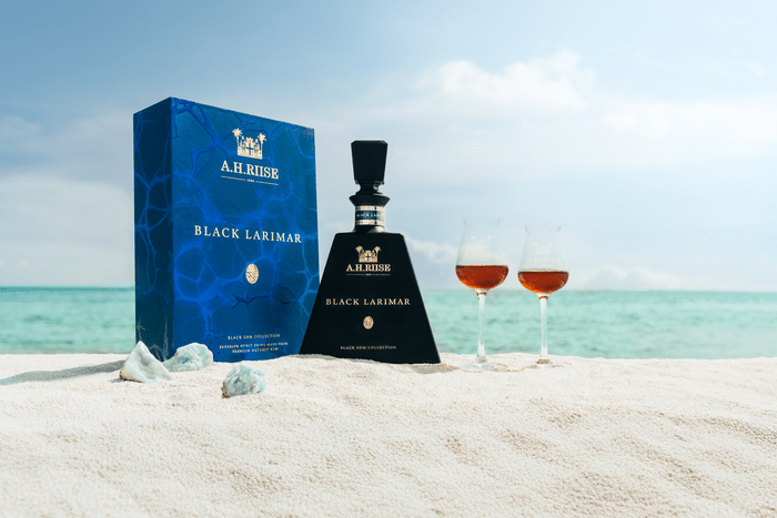 A.H. Riise Black Larimar