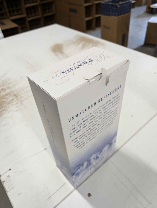 Pravda Vodka with 2 glasses - damaged box