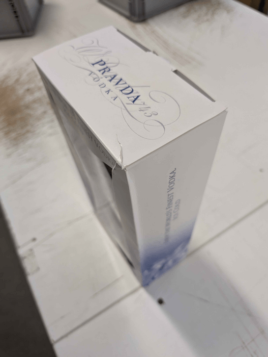 Pravda Vodka with 2 glasses - damaged box