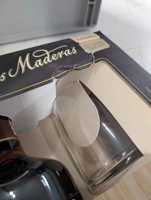 Dos Maderas PX 5+5 + sklenice + podložka - poškozený obal