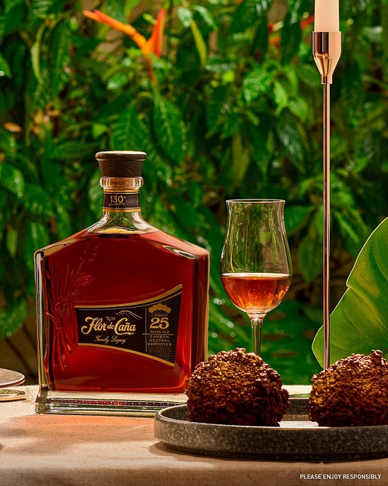 Flor de Caña 25
