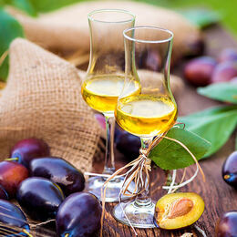 How to choose a fruit distillate: a guide for beginners and connoisseurs