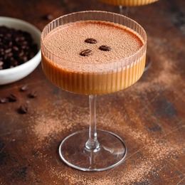 Espresso Martini – kávový koktail, ktorý dobyl svet barov