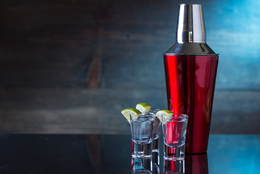 Omrzel vás Sex on the Beach ? Skúste tieto netradičné drinky z vodky 