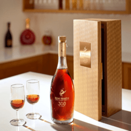 Nech sa páči, vstúpte. Víta vás slávny koňakový dom Rémy Martin