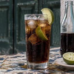 Cuba Libre: Recept na rum s colou a správný poměr