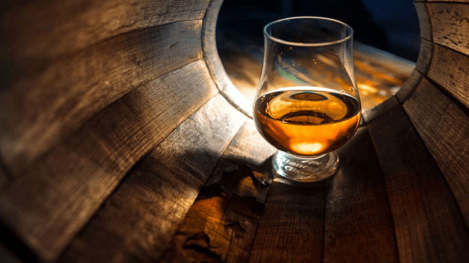 Taste whisky like an expert: step by step