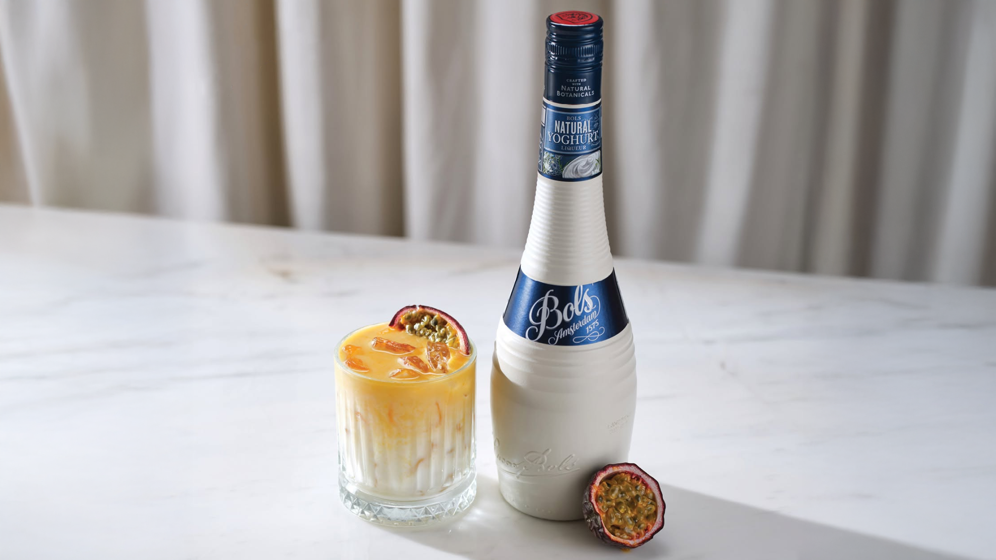 Bols Natural Yoghurt Liqueur - jogurtový likér