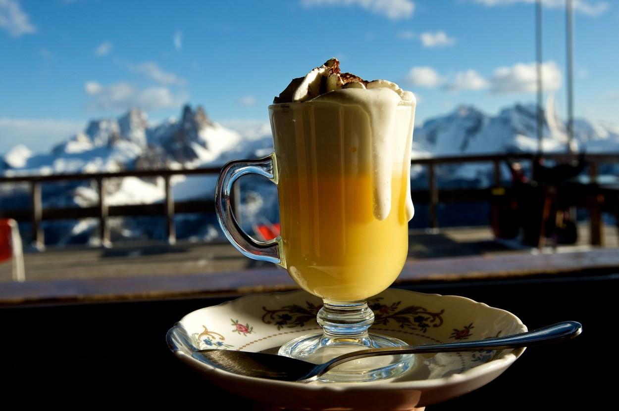 Bombardino egg drink