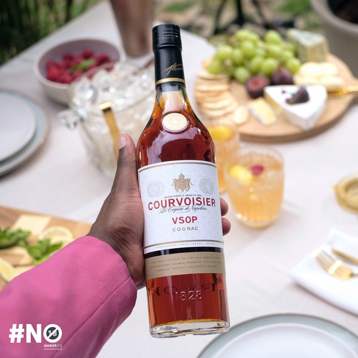 COURVOISIER COGNAC VSOP 3000ml 小ビン6本付き Courvoisier VSOP Cognac - Buy Online on Cognac-Expert.com