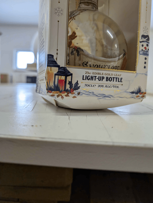 Snowglobe Spiced Orange &amp; Gingerbread - damaged