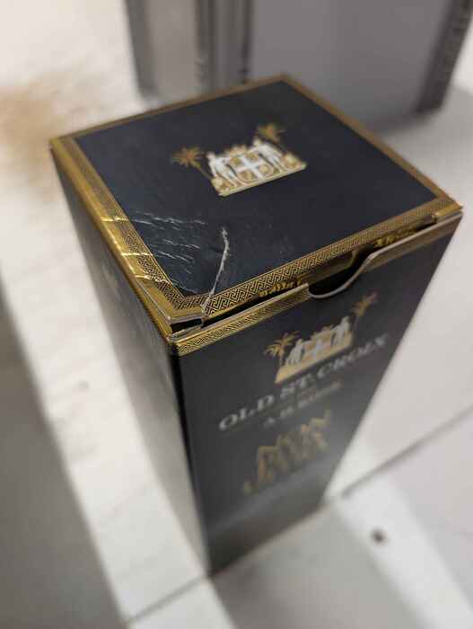 A.H. Riise Non Plus Ultra - poškozený obal