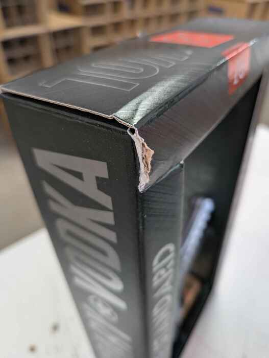 Zlatogor AK-47 Vodka - damaged packaging