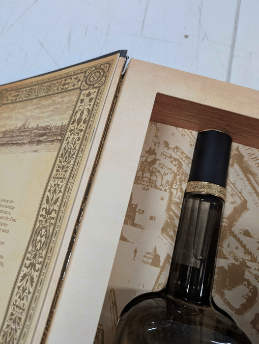 Legend of Kremlin Kniha - poškozený