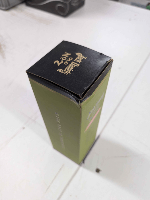 Jack Daniel&#039;s Legacy Edition - poškozený obal