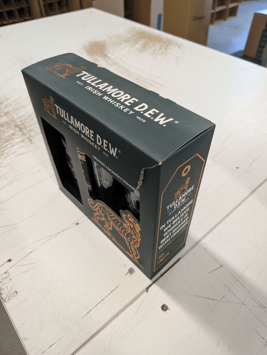 Tullamore Dew + 1 pohár - poškodený