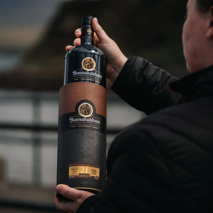 Bunnahabhain 21 letá Cask Strength