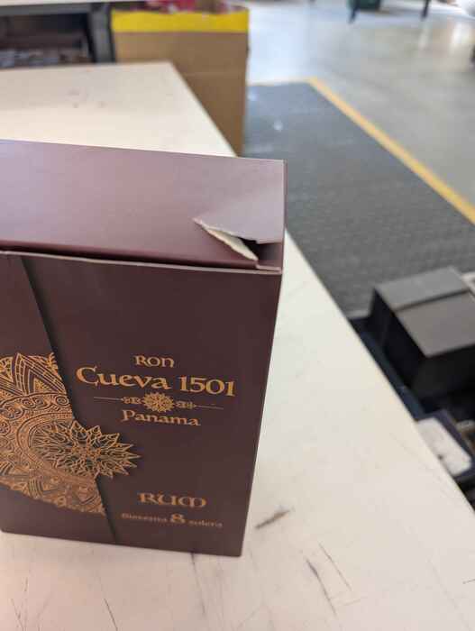 Ron Cueva 1501 Panama Sistema 8 Solera - poškodený obal