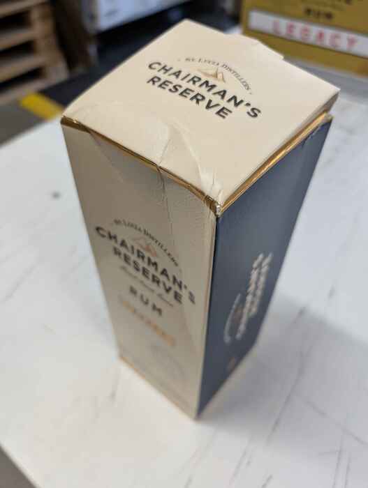 Chairman's Reserve Legacy - poškodený obal