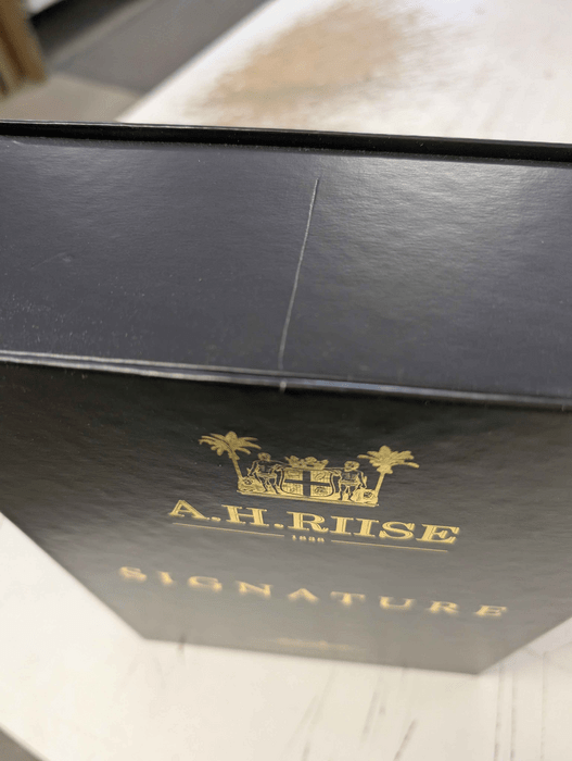 A.H. Riise Signature - damaged box
