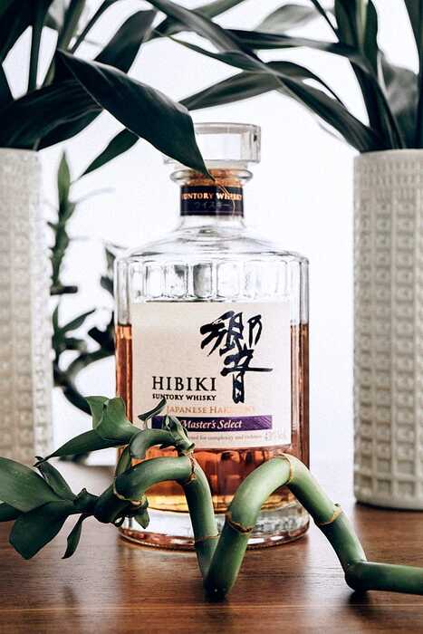 Hibiki Japanese Harmony セット分 Hibiki Suntory 86 Proof Harmony Japanese Whisky Bottle (750 ml