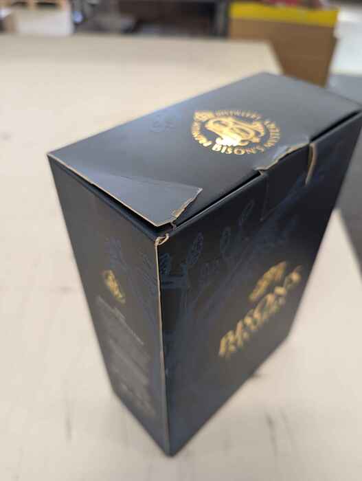 Bison’s Mystery Vodka - poškozený obal