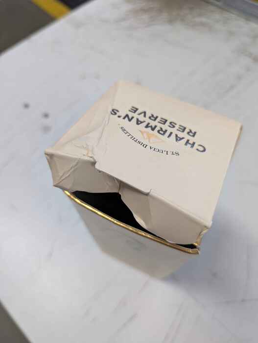 Chairman's Reserve Legacy - poškodený obal