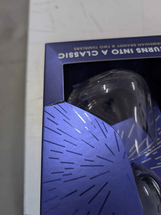 Ararat Akhtamar 10 letá + 2 sklenice - poškozený obal