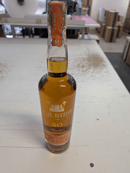 A.H. Riise XO Reserve - poškodený