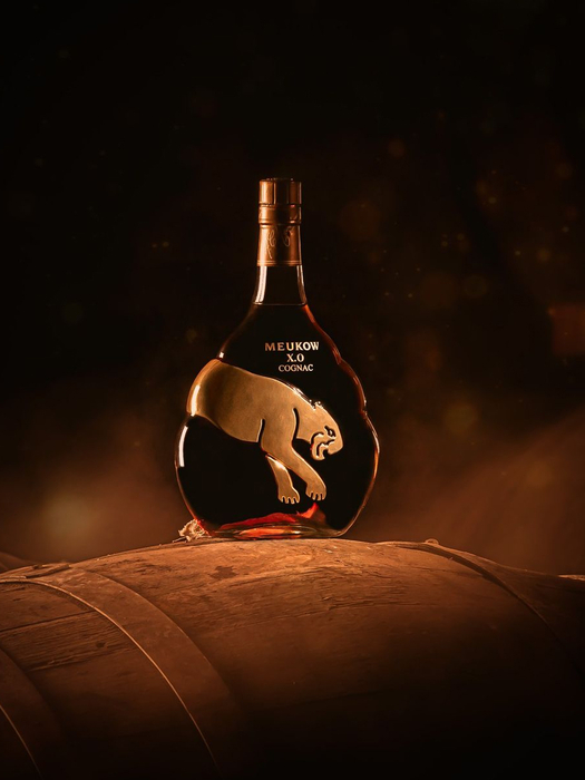 Meukow XO with 2 glasses