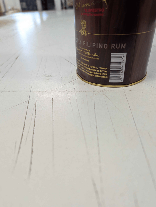 Tanduay Double Rum - poškodený