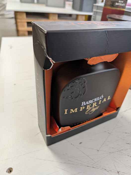 Barceló Imperial Onyx - poškozený obal