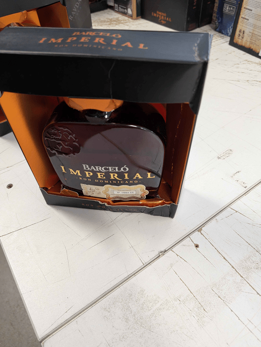 Barceló Imperial - poškozený obal