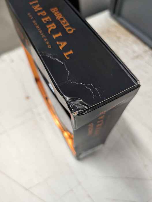 Barceló Imperial - poškozený obal