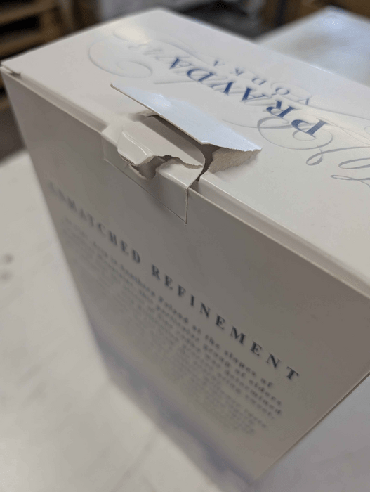 Pravda Vodka with 2 glasses - damaged box