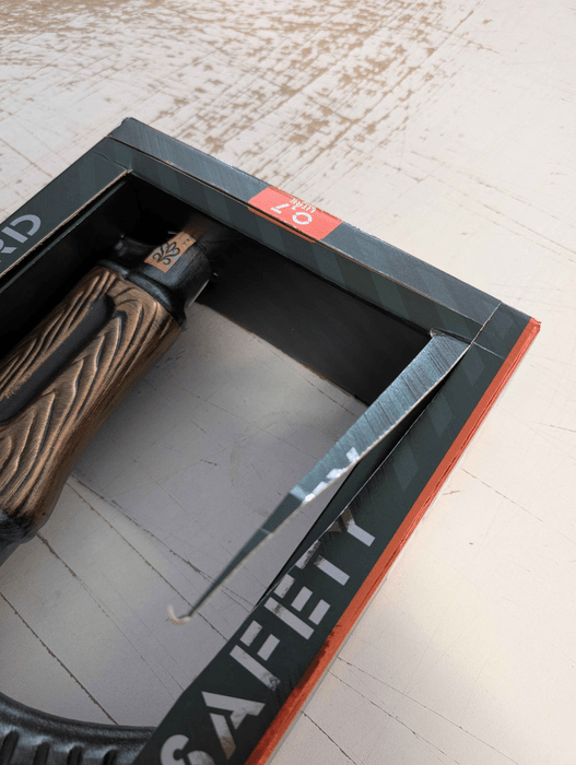 Zlatogor AK-47 Vodka 40 % - poškozený obal