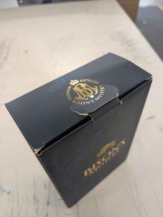 Bison’s Mystery Vodka - poškozený obal