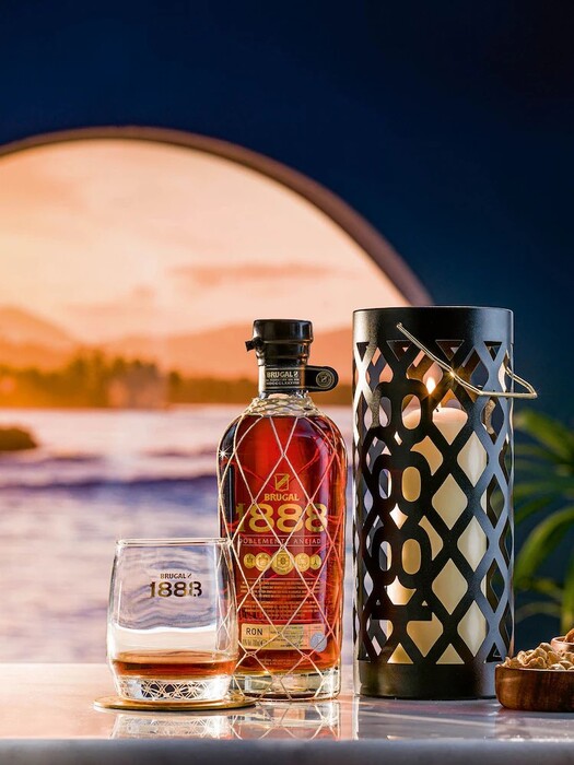 Brugal 1888 Ron Gran Reserva Doblemente Anejado with 2 glasses