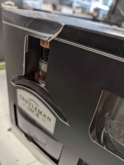 Jack Daniel's Gentleman Jack + 2 glasses - damaged package